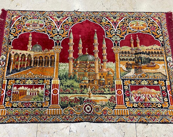 Kabe Picture on Tapestry,vintage Kabe Picture on Tapestry,home Decor Rug,Wall Decor Rug,Holly Picture on Tapestry,İllustrated Holly Picture,