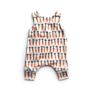 Mono de zanahoria para bebé, ropa orgánica para bebé con verduras de raíz, mono de harén para niño de Pascua, mono para niño, peto sin mangas