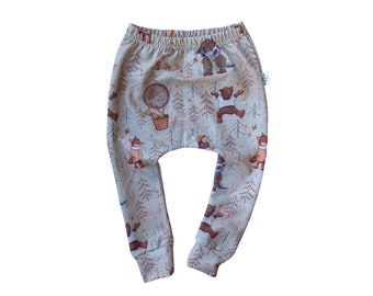 Bosavonturen kinderharembroek, bosdieren thema biologische babykleding, flodderige loungebroek, peuterlegging, babyshowercadeau