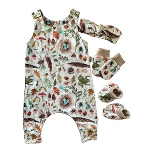 Newborn baby coming home outfit with forest nature theme print, gender neutral organic baby clothes, harem romper baby gift set