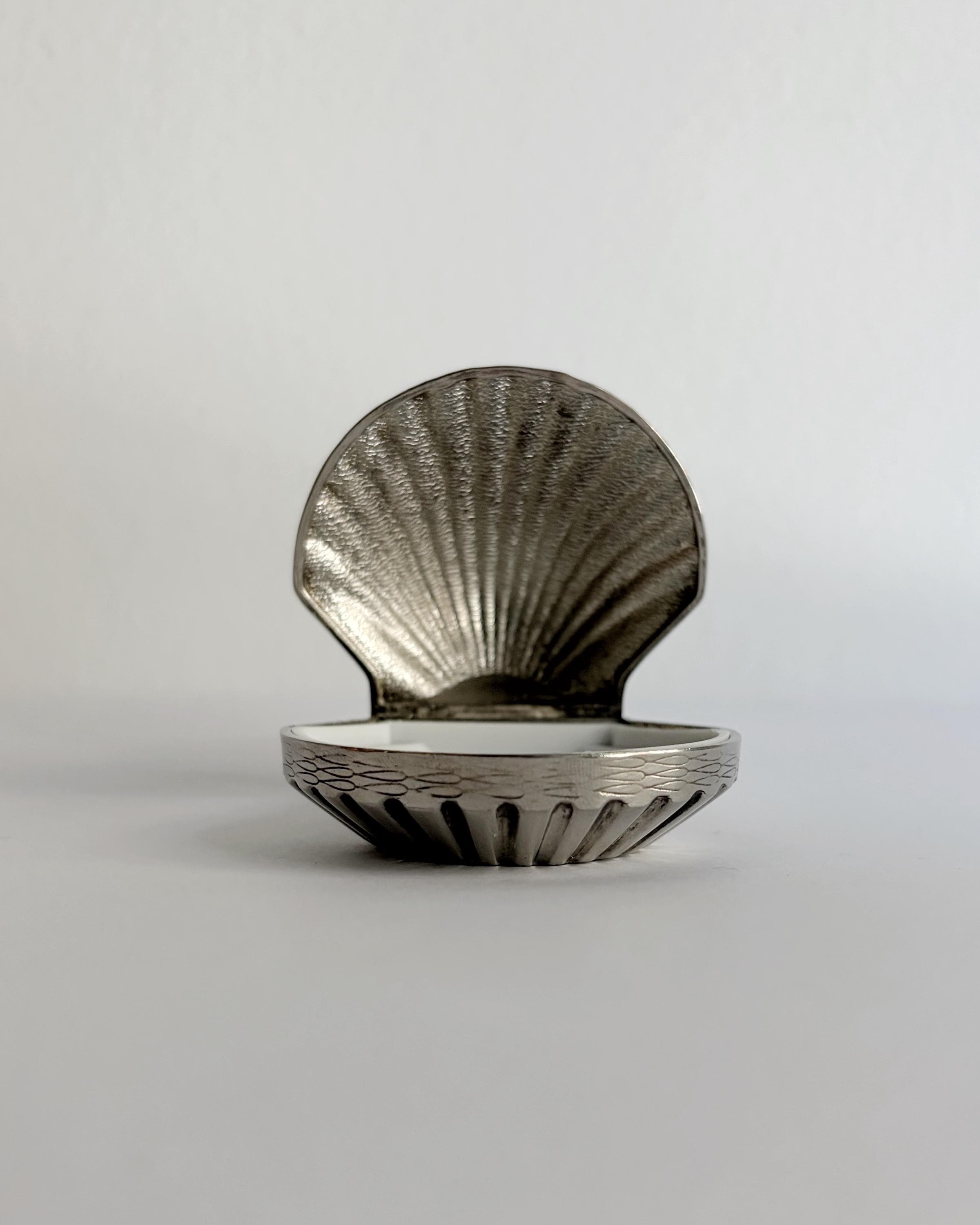 Vintage 1970s Silver Plated Shell Pill Box - Mid-Century Decorative Vanity Case