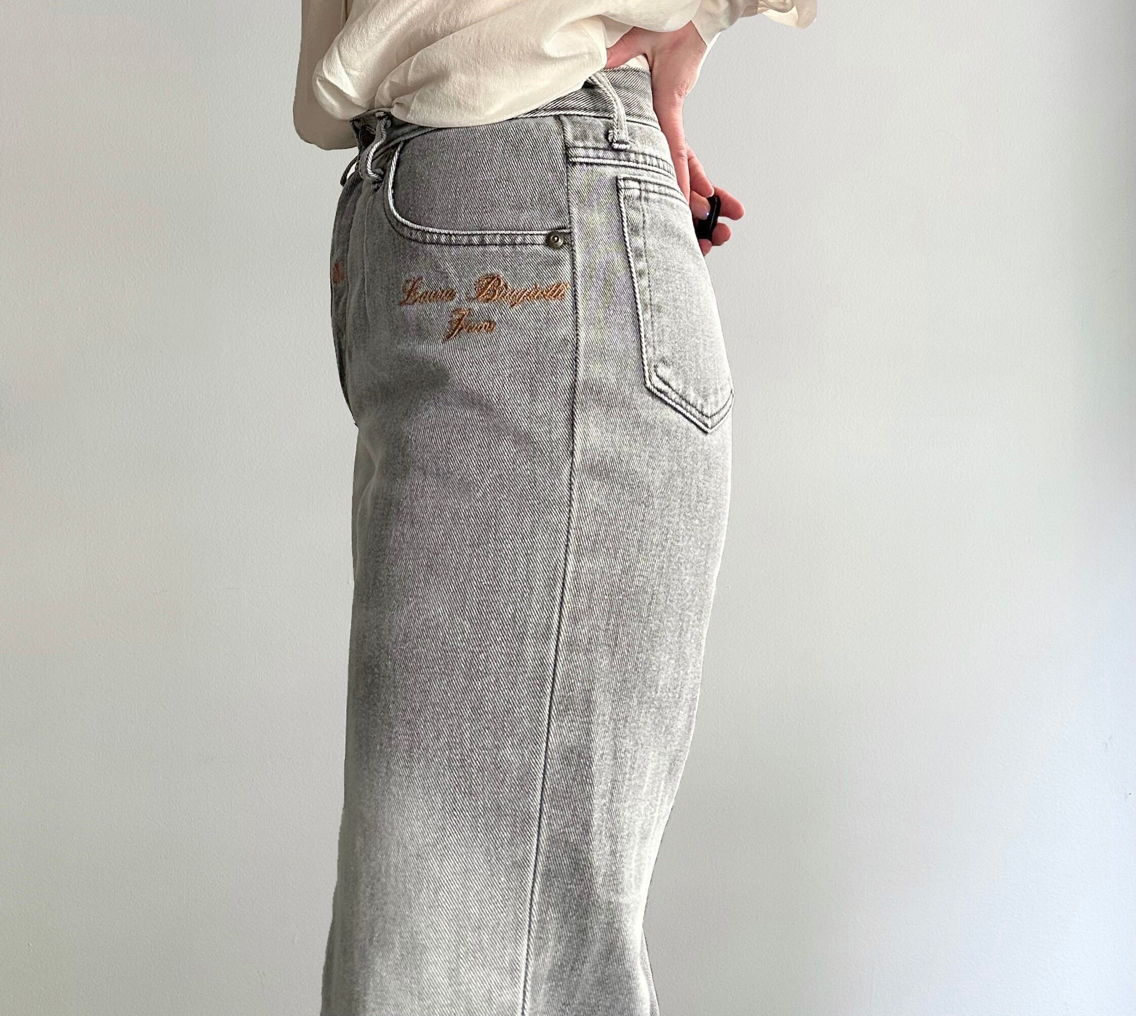 Grey mom jeans hotsell