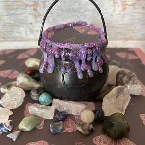 Chaudron à confettis en cristal : cadeau sorcière avec cristaux et breloques