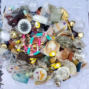 Witch Crystal Confetti Scoop: Witchy Gift Bag