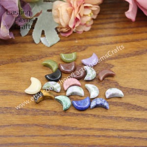 18mm Healing Crystal Moon Decor Pocket Stone,Reiki Gemstone Mini Moon Crafts,Carved Quartz Small Crescent ,Beads Bulk For DIY Jewelry Making