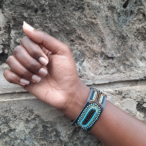 Bracelet, bracelet massaï, bracelet africain, bracelet en cuir, bracelet cuir, bracelet guerrier, bracelet tribal, tribal