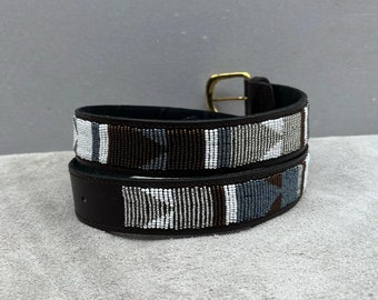 Ceinture masaï, ceinture en cuir, ceinture perlée, ceinture faite main, ceinture en cuir perlée maasaï, ceinture africaine de perles, ceinture pour homme, ceinture décontractée, ceinture bohème,