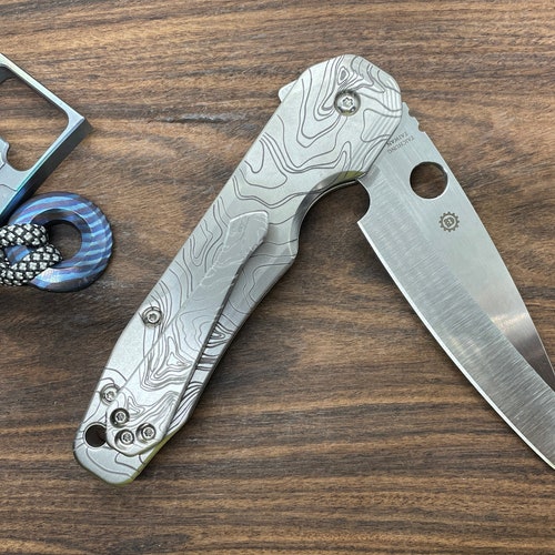 BESKAR Mandalorian engraved Brass SMOCK Knife Scales Spyderco Smock scales Folding Knife scales Pocket knife Edc MetonBoss shops Every Day Carry