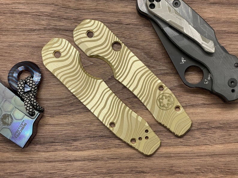 BESKAR Mandalorian engraved Brass SMOCK Knife Scales Spyderco Smock scales Folding Knife scales Pocket knife Edc MetonBoss shops Every Day Carry
