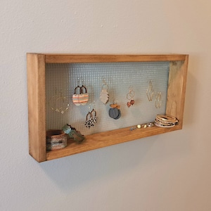 Large Wall Hanging Earring Holder, Chicken Wire Jewelry Organizer, Mesh Dangle Earring Display, Large Wood Picture Frame Earring Holder