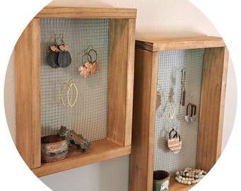 Wall Hanging Earring Holder, Chicken Wire Jewelry Organizer, Mesh Dangle Earring Display, Wood Picture Frame Earring Holder for Wall
