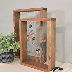 Free Standing Earring Holder, Chicken Wire Jewelry Organizer, Mesh Dangle Earring Display Stand, Wood Picture Frame Earring Holder bild 4