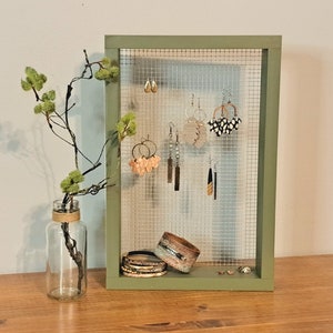 Olive Green Earring Organizer Jewelry Holder, Free Standing Earring Holder with Chicken Wire Frame Earring Storage, Green Earring Hanger