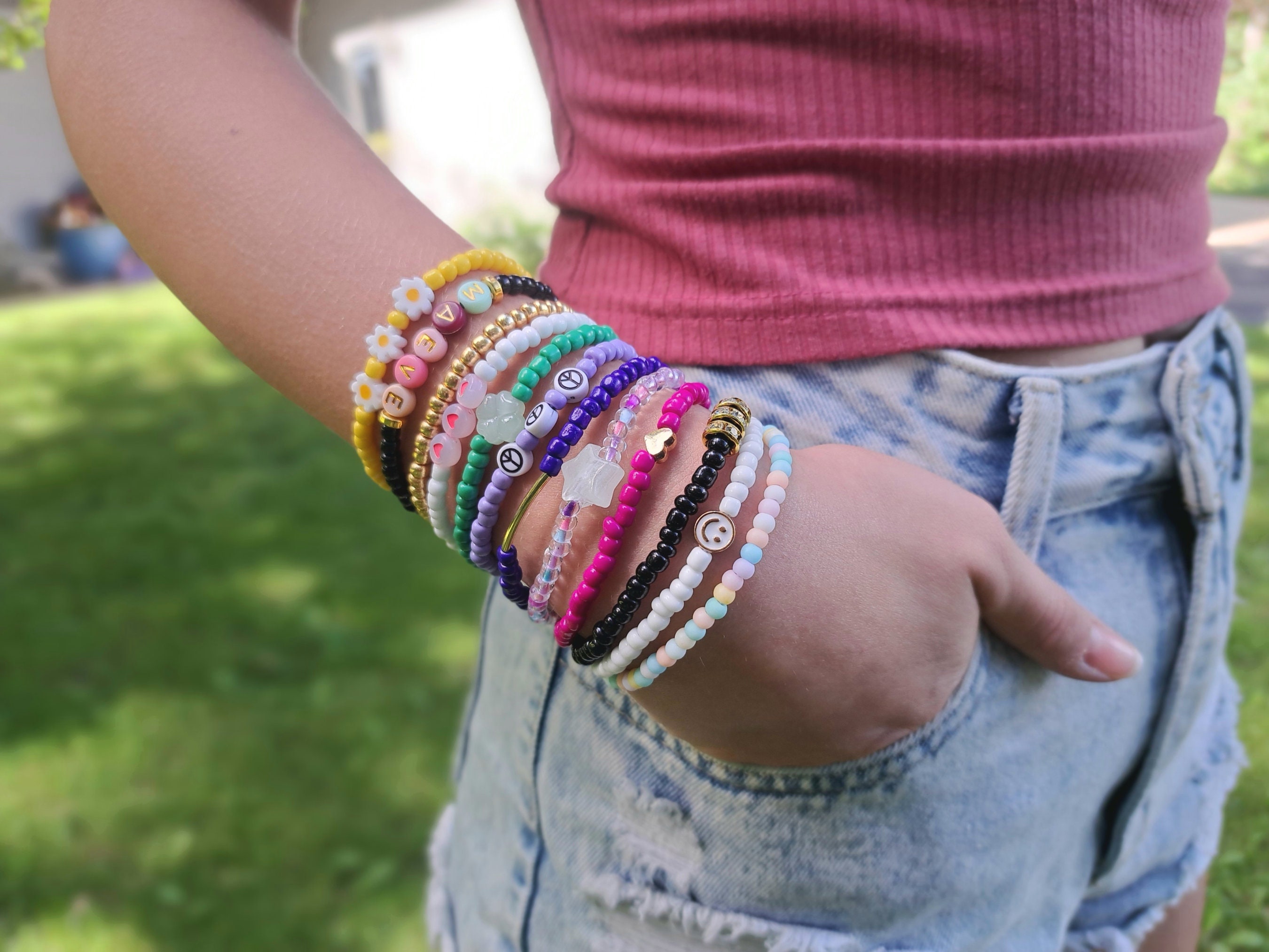 Bracelet Ajustable 15-23cm Message Personnalisé Bracelet Fille Perles Roses Avec Croix - Cadeau Anniversaire Personnalisable - Réglable 15-23 Cm - Message Inspirant Cadeau Anniversaire Petite Fille