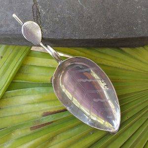 Sterling Silver Tea Caddy Spoon - Small Ornate Leaf Shape Antique Spoon - Hallmarked - Excellent Condition