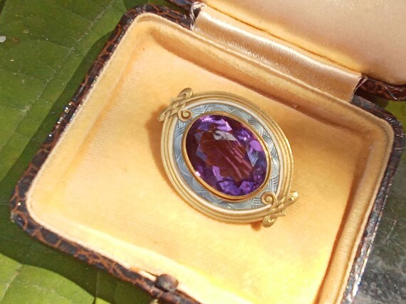 14K Gold, Faceted Amethyst, and Enamel Brooch - F… - image 6