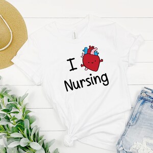 I heart nursing I love stillende Krankenschwester SVG, PNG und DXF Cut und/oder Clipart Dateien Cricut