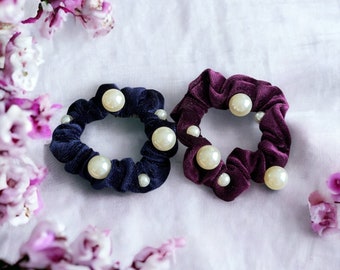 Set of 2 Scrunchies, Soft Hair Tie, Bracelet Hair Tie, Ponytail Holder, Hair Elastic, Pearl Hair Ties, Velvet Scrunchies