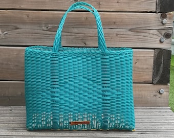 Bolso grande de color verde azulado, tejido a mano con plástico reciclado, resistente y duradero, perfecto como bolso de compras o bolso de playa, estilo boho, bolso de mercado