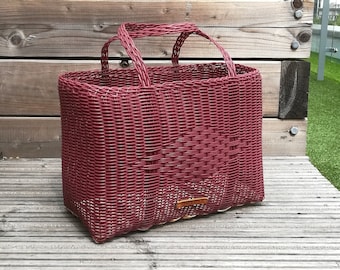 Large burgundy tote bag, handwoven from recycle plastic, strong and durable, perfect as a shopper bag or beach bag, boho style, market bag