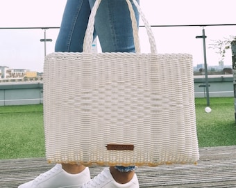 Large white tote bag, handwoven from recycle plastic, strong and durable, perfect as a shopper bag or beach bag, boho style, market bag