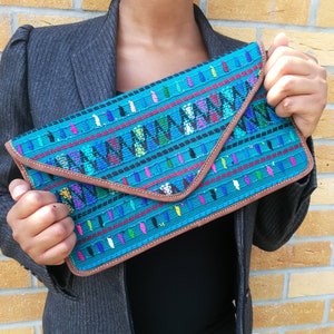 Clutch for women, evening bag, handmade clutch, traditional huipil, elegant purse, purse for women, gift women, unique style, elegant bag