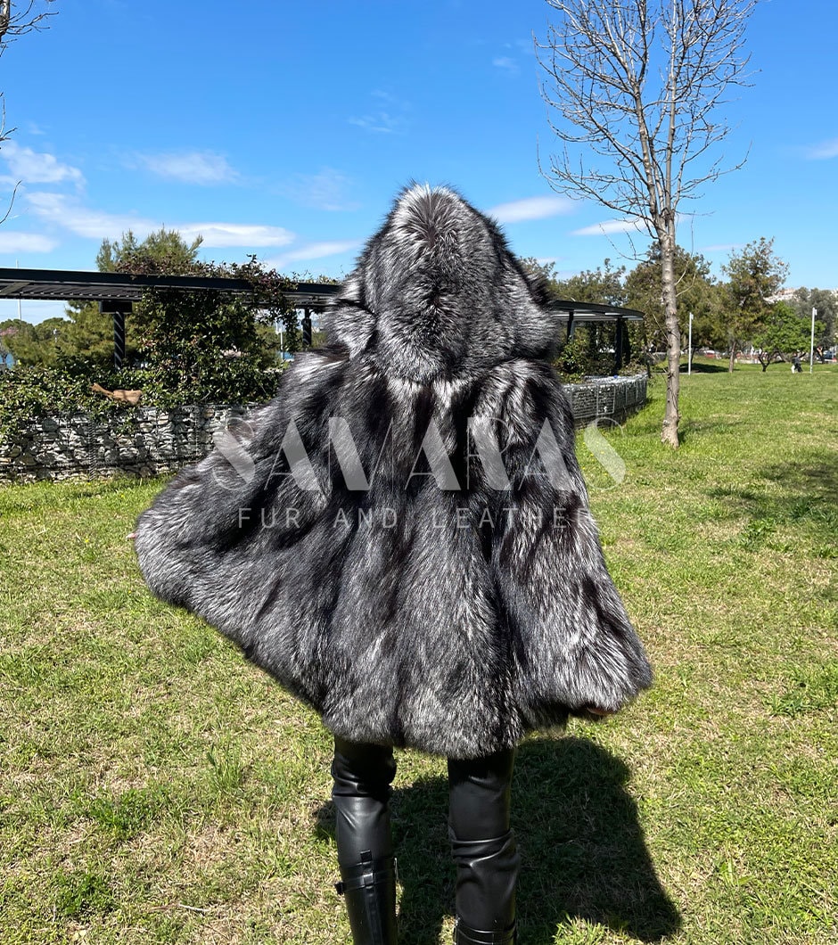 美品　ケープ　シルバーフォックス × カシミヤ　ブラック　銀座ZelePARIS 美品 ケープ シルバーフォックス × カシミヤ ブラック 銀座ZelePARIS