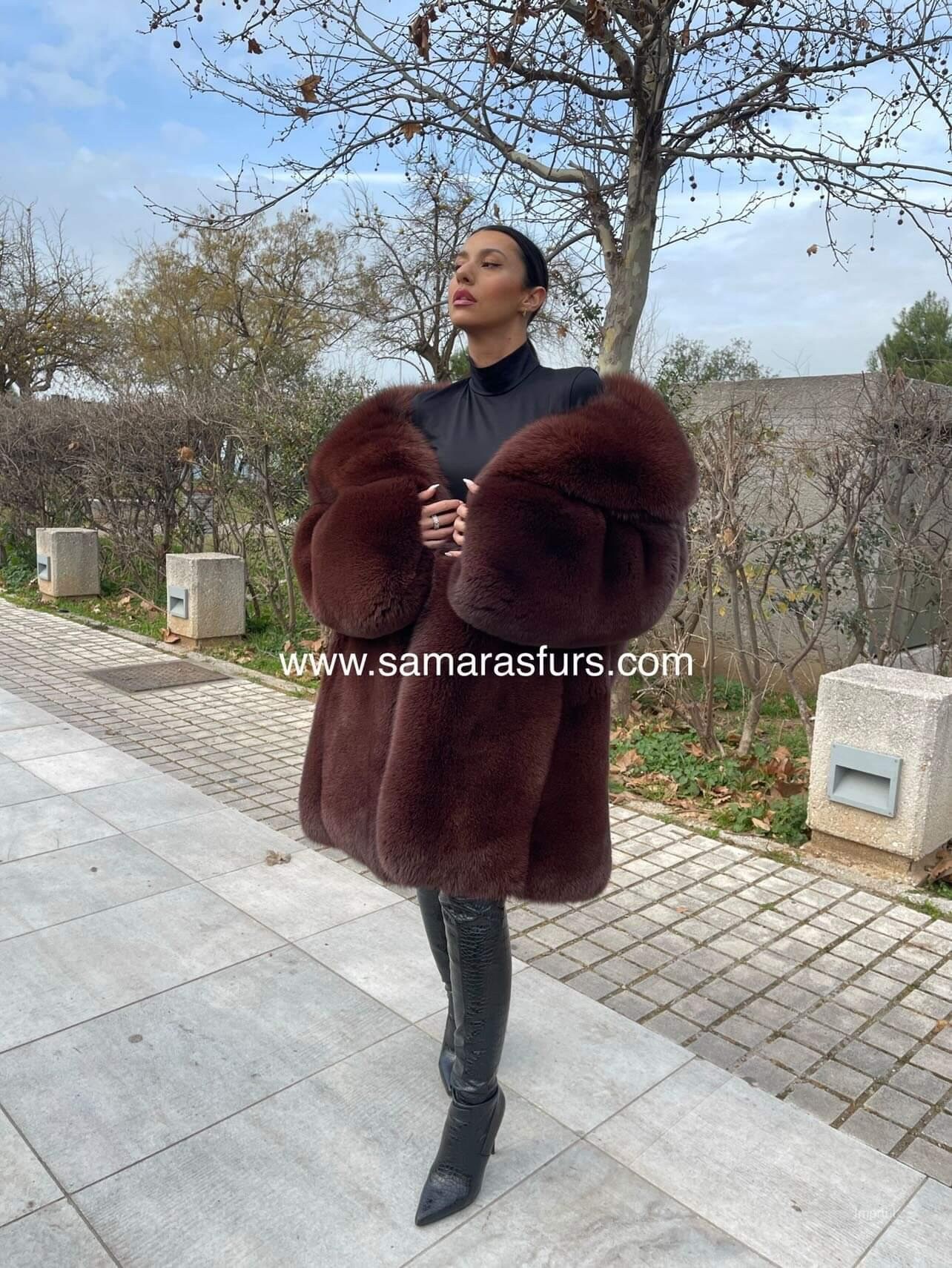 アンゴラ フォックスファーコート 赤 ロング 毛皮 超豪華なブラウンフォックスファージャケット、大きな襟付き