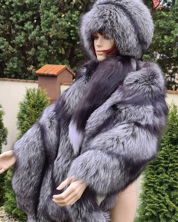 SILVER FOX Set Etol Cape and Hat With Whole Skins,fox Cape