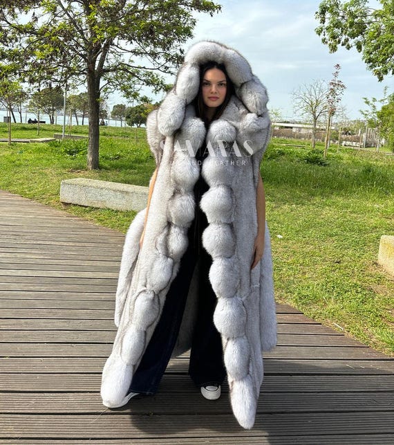 Luxury Double Sided Saga Long Scandinavian Blue Fox Fur Vest With