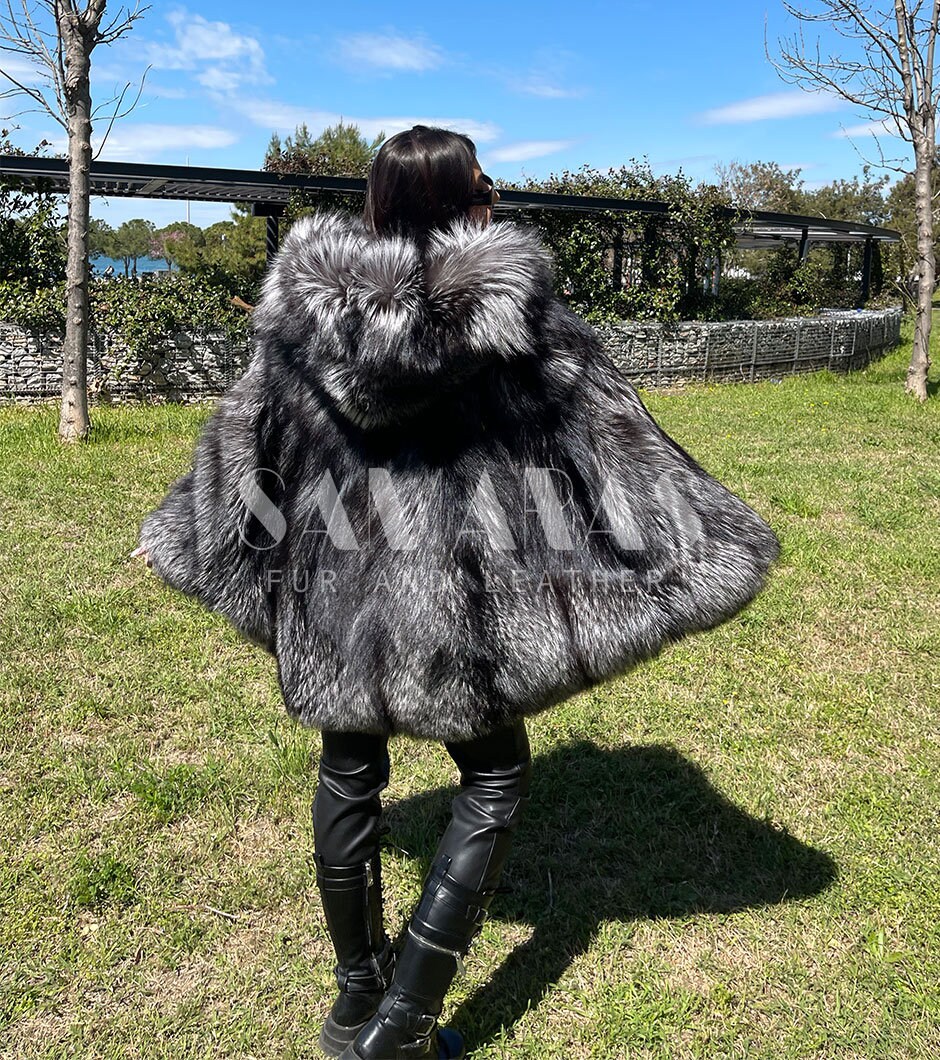 LUXURY Silver FOX Fur Cape/jacket With Whole Skins,fur Jacket