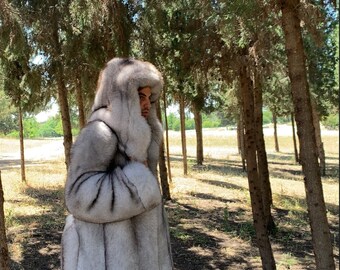 ロングラグジュアリーブルーフォックスコート、ホールスキンの