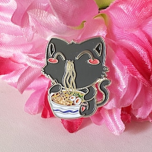 Ramen Cat Enamel Pin: Kawaii Noodle Art (30mm)