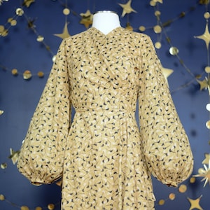 Vintage 40s Style Dress in Mustard Yellow, With Balloon Sleeves, Size ...
