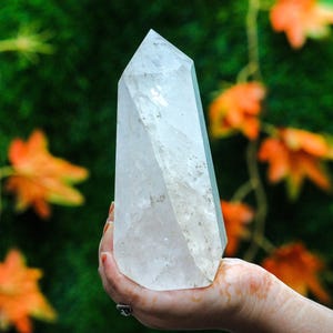 Natural 180MM , AAA White Crystal Obelisk Raw Rock Clear Quartz Tower Point, Rock Clear Crystal Wand, Mineral Specimen Car Home Decor