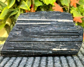 Varilla negra cruda A Garde de 355 mm: turmalina cristalina curativa natural cruda