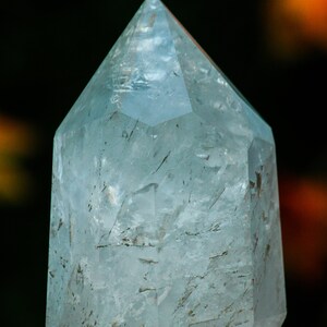 Gran torre de cristal natural transparente, cristal para meditación, rejilla de cristal, piedra curativa, decoración del hogar, chakras, altares, varita, torre natural.