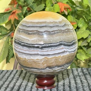 Huge 180MM Bended Zebra Calcite Sphere Zebra Onyx Sphere Mediation Stone Healing Home Decoration Mexican Rocks and Minerals Sphere Ball