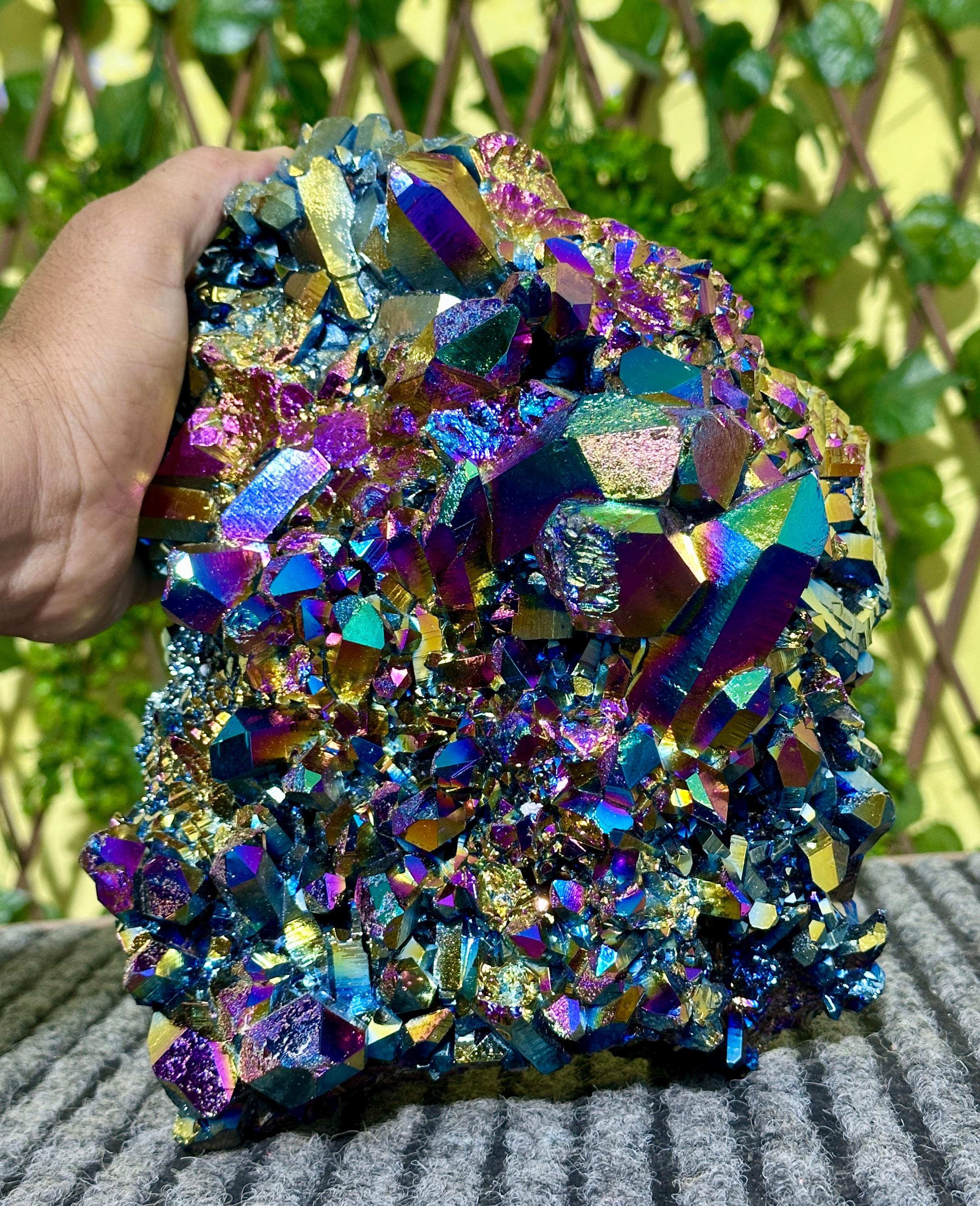 大型オーラクォーツクリスタルクラスター：レインボーエンジェルカラー