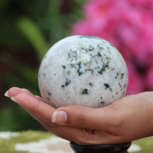 AAA+ Large 90MM Natural Rainbow Moonstone Sphere Meditation Metaphysical Stone Healing Energy Stone Home Decor Sphere Ball