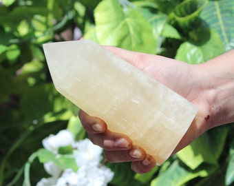 Grande torre di calcite color giallo miele da 160 mm: bacchetta di cristallo metafisica / pietra curativa