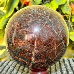 Sfera di granato rosso grande: decorazione di cristallo, bilanciamento energetico (180 mm/7 pollici, 10 kg)
