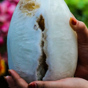 Large 200MM Natural Druzy Lace Agate With Honey Calcite Stone Chakra Stone Aura Healing Power Egg