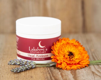 Crema hidratante facial de caléndula y lavanda, elaborada artesanalmente con aceite de cáñamo.