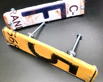 Cut Nummernschild Schubladengriffe: Mann Höhle Garage Dekor, Junge Kommode Griffe.