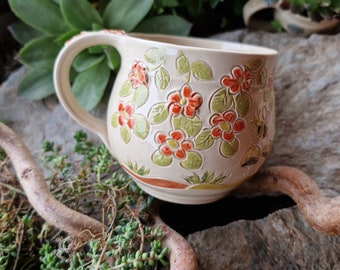 Getöpferte Tasse, Blumenwiese,  Heckenrose, ca 230 ml