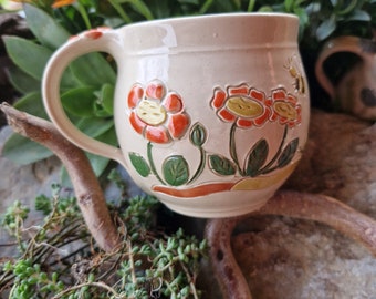 Getöpferte Tasse, Blumenwiese, Gänseblümchen, ca 200 ml