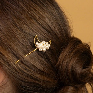 Celestial crescent moon pearl hair pin image 1