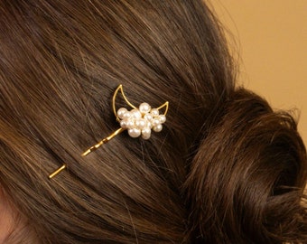 Celestial crescent moon pearl hair pin