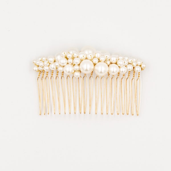 Pearl decorative hair comb, simple bridal headpiece, wedding hair jewellery, elopement hair accessories, veil accessory